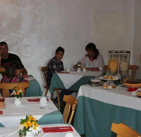 Jaegerhaus Guest house Pellizzano